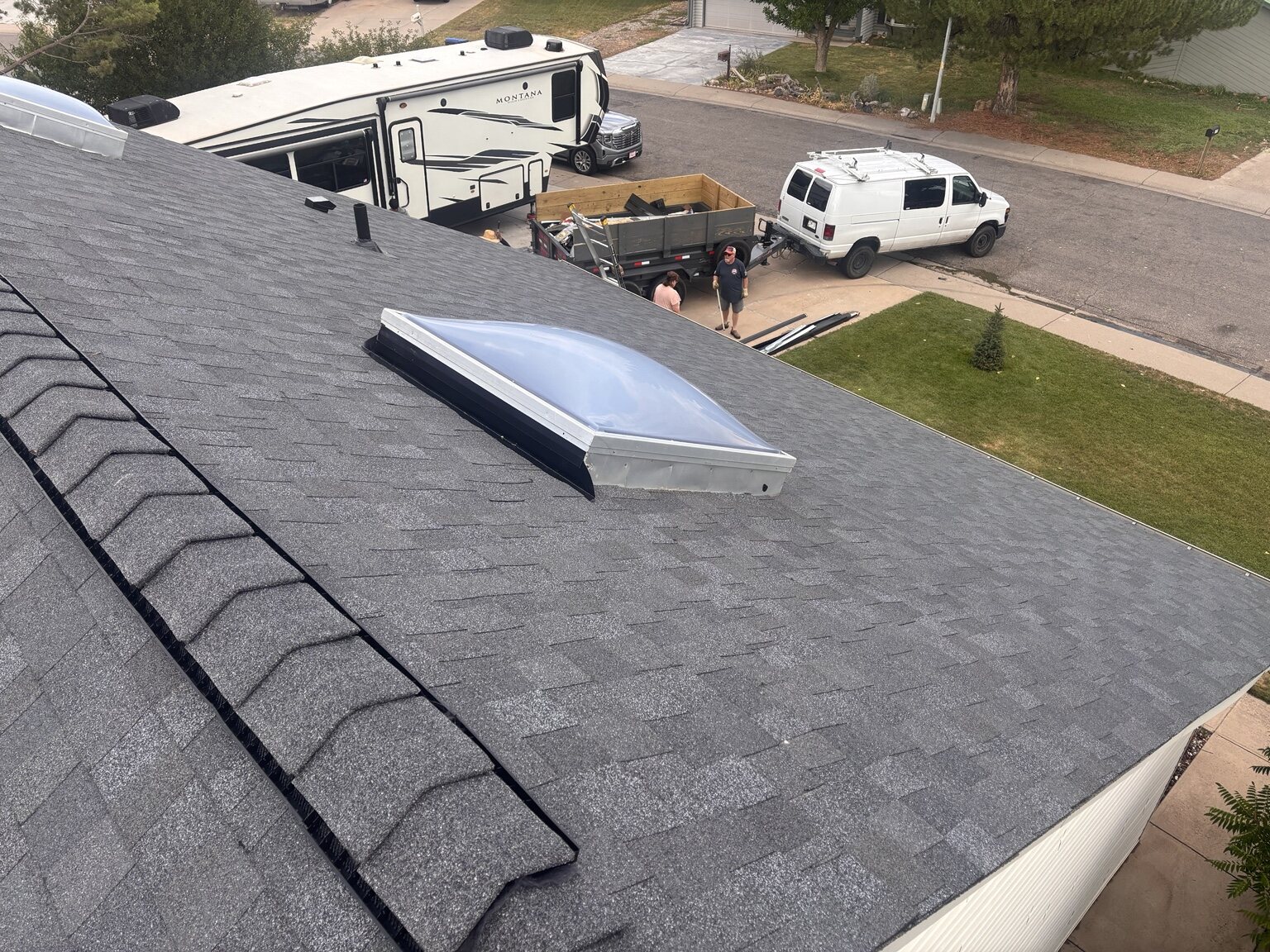 Completed roof surface around a skylight